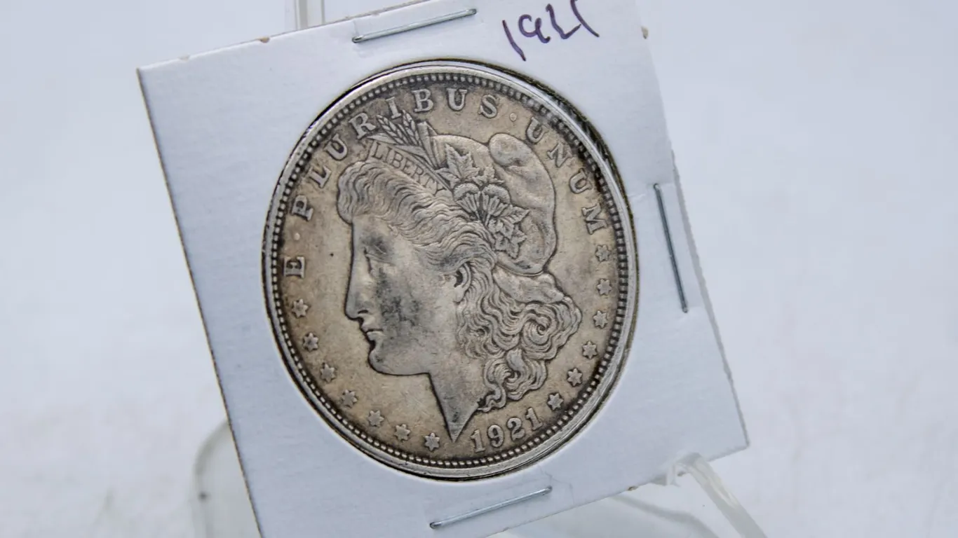 1921 US SILVER MORGAN DOLLAR COIN