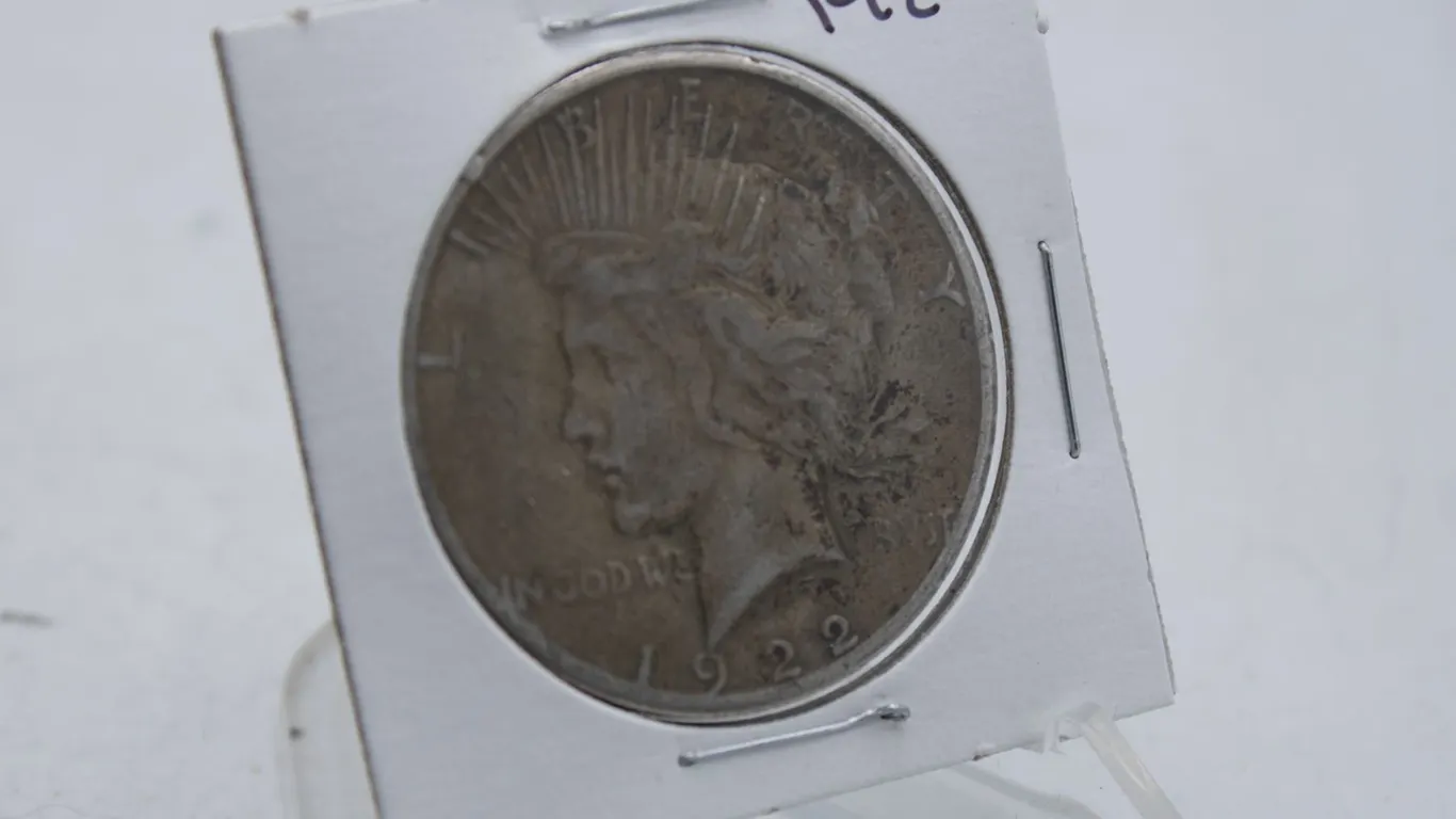 1922 US SILVER PEACE DOLLAR COIN