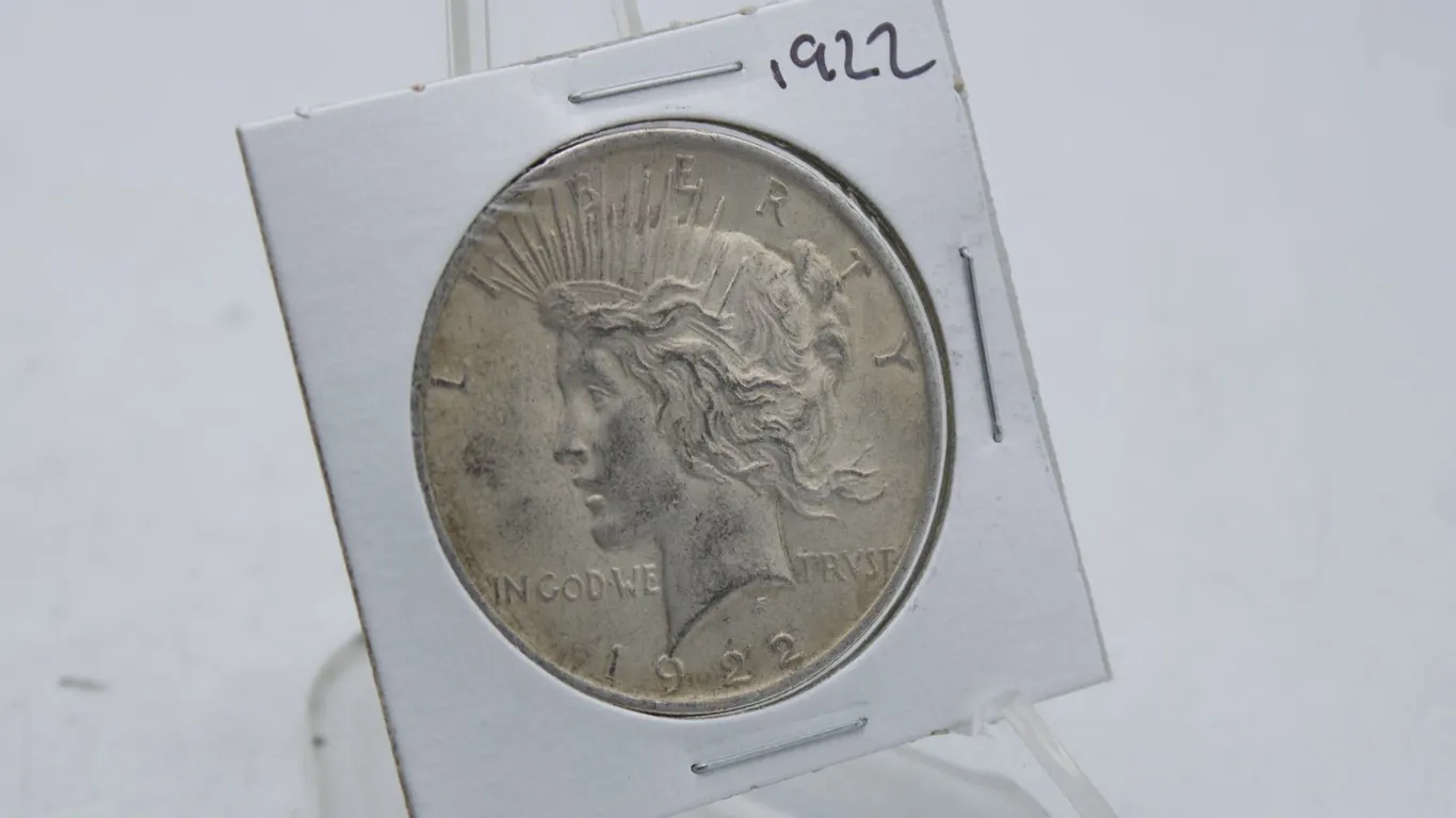1922 US SILVER PEACE DOLLAR COIN