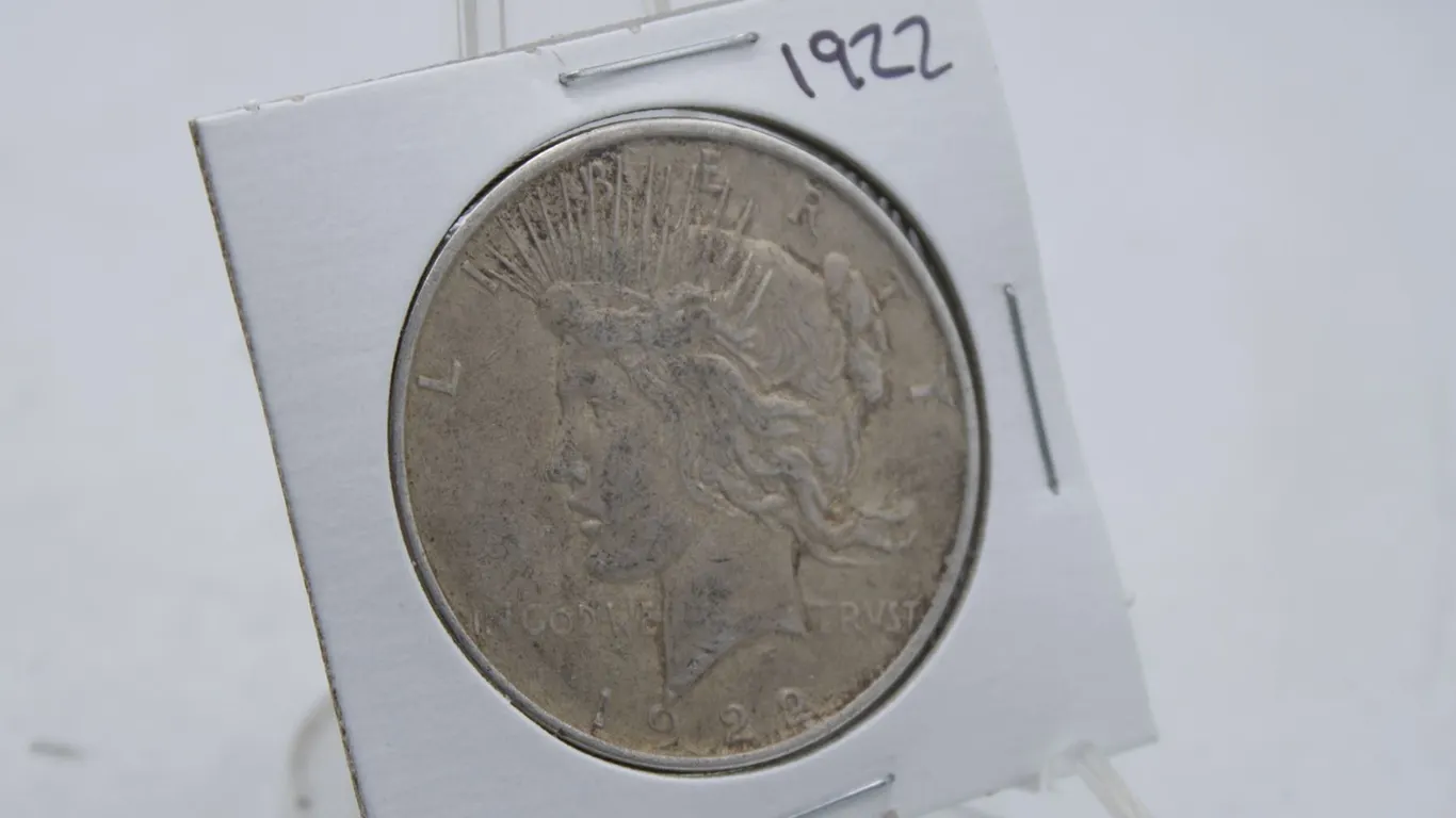 1922 US SILVER PEACE DOLLAR COIN