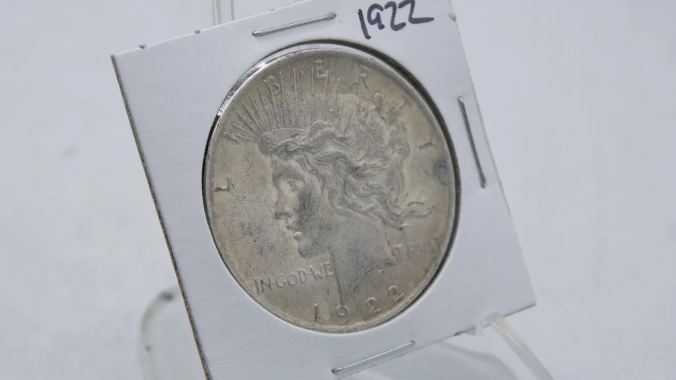 1922 US SILVER PEACE DOLLAR COIN