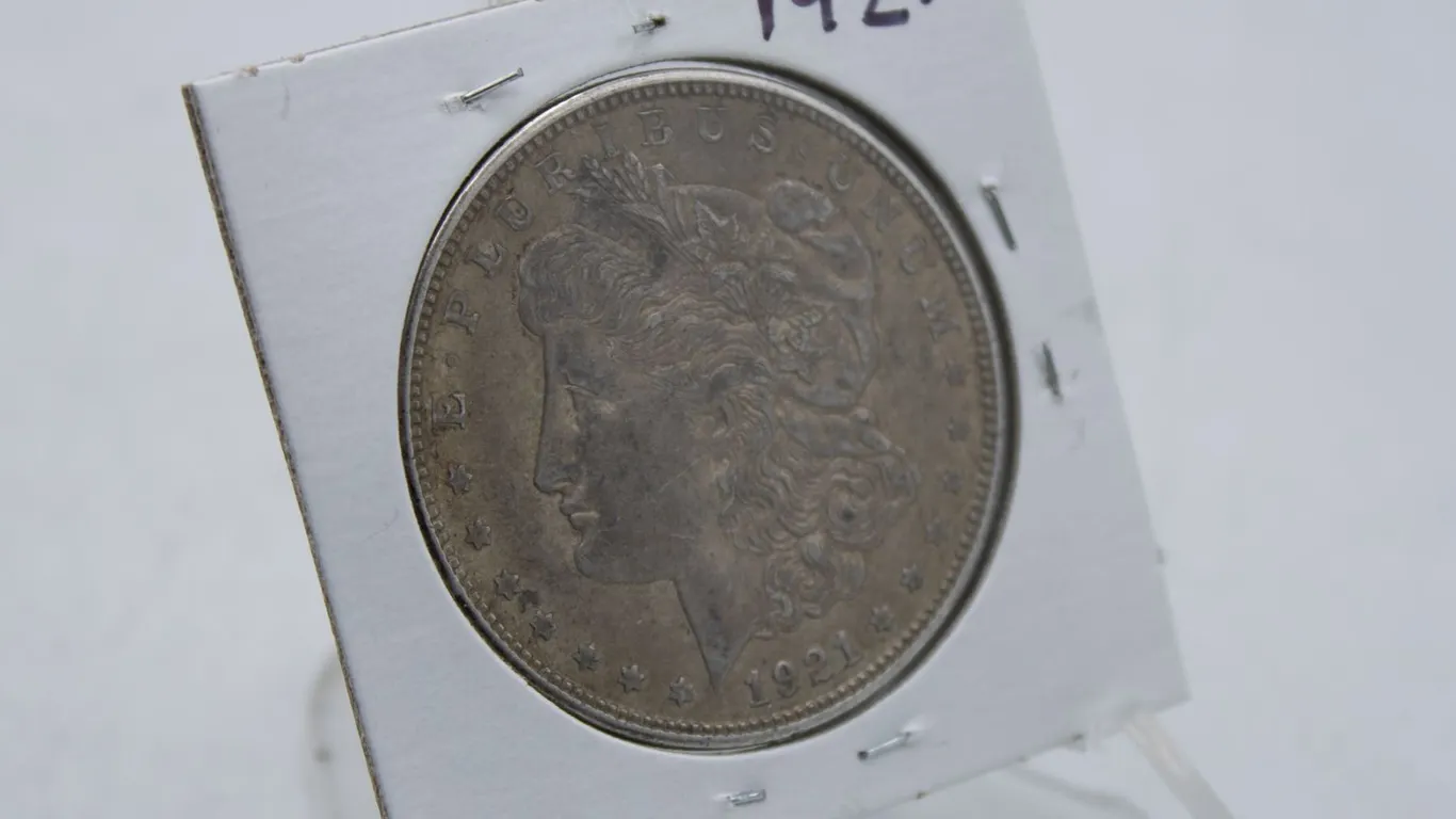 1921 US SILVER MORGAN DOLLAR COIN