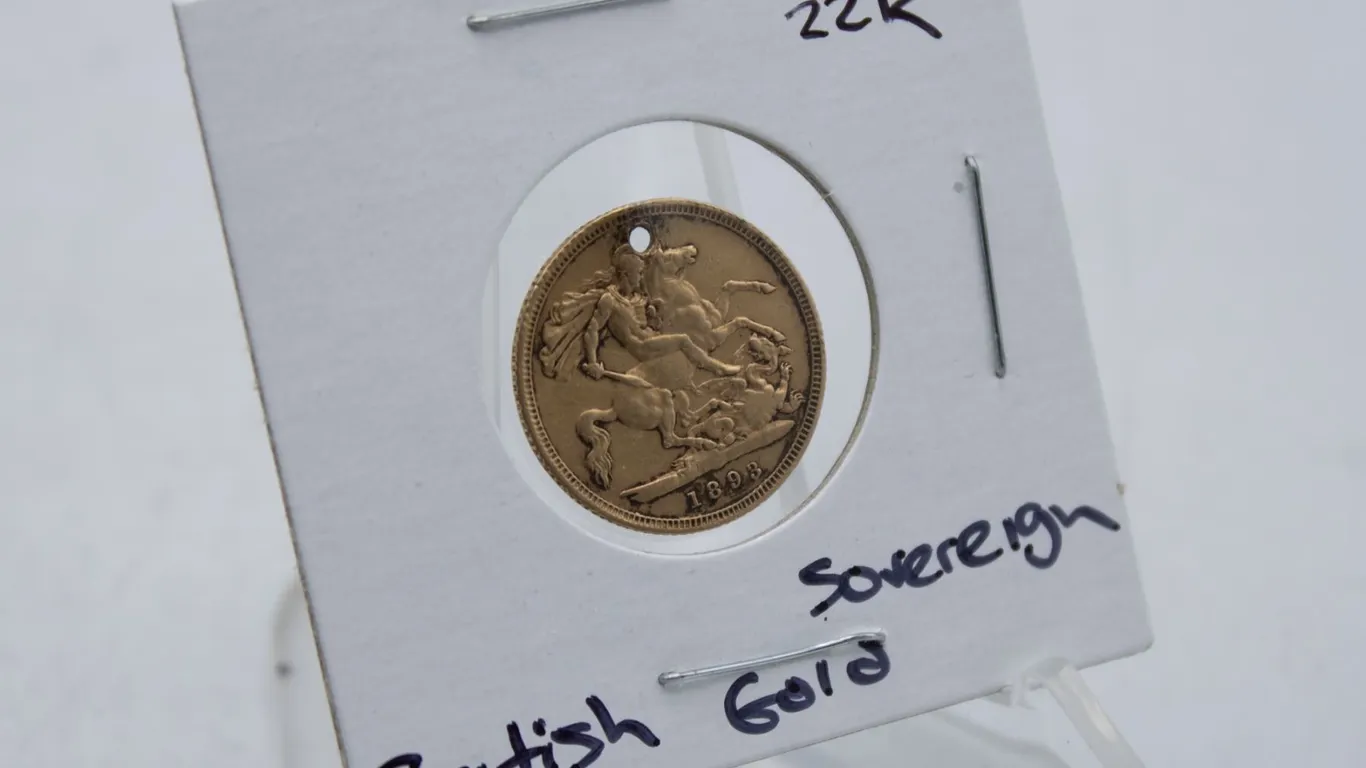 1893 22K GOLD BRITISH SOVEREIGN COIN