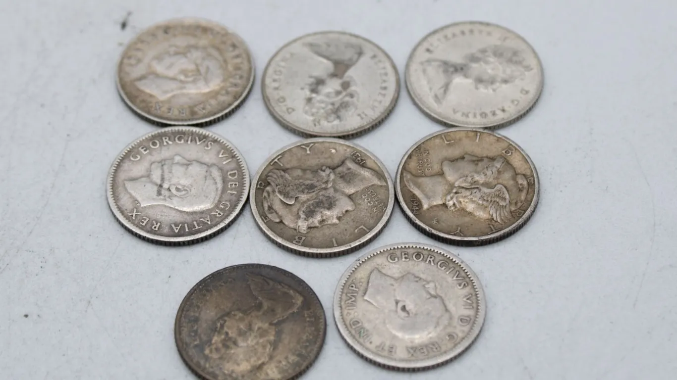 LOT OF 8 VTG SILVER DIMES
