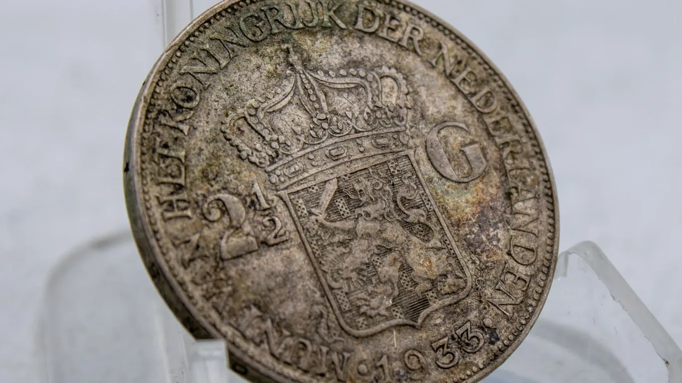 1933 70 PERCENT SILVER NETHERLANDS COIN