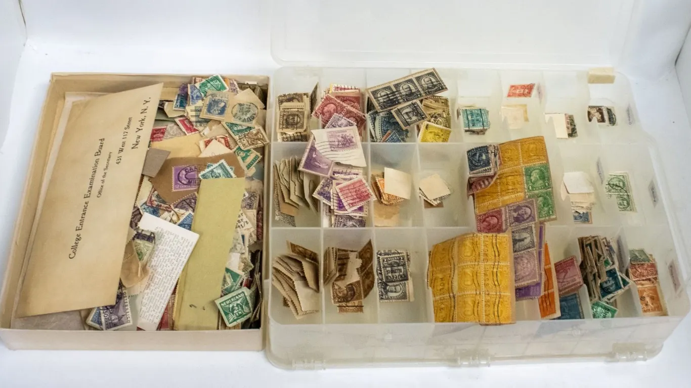 LARGE VINTAGE STAMP COLLECTION
