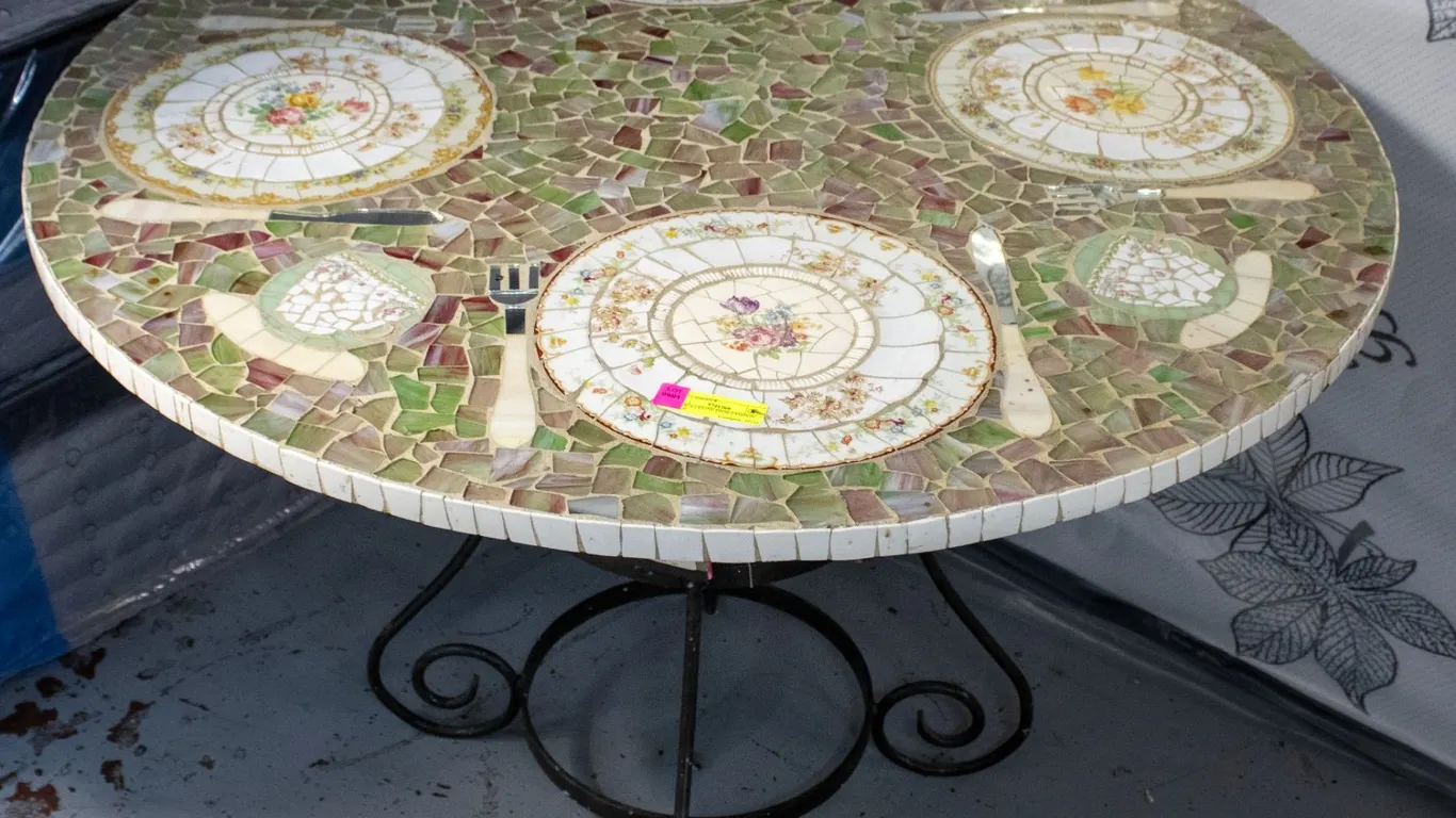 REPLICA CELINE DION FASHION TABLE