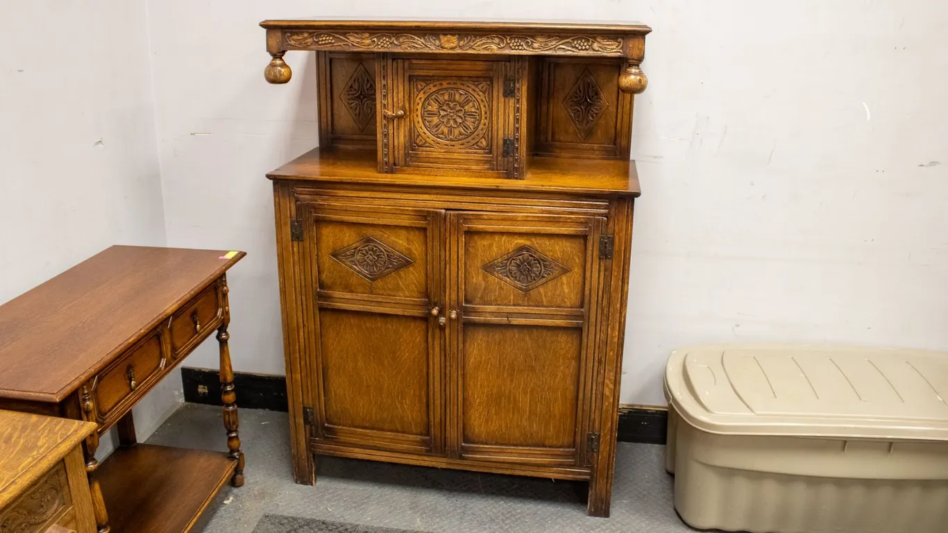ANTIQUE RIDPATH JACOBEAN REVIVAL CARVED OAK COURT