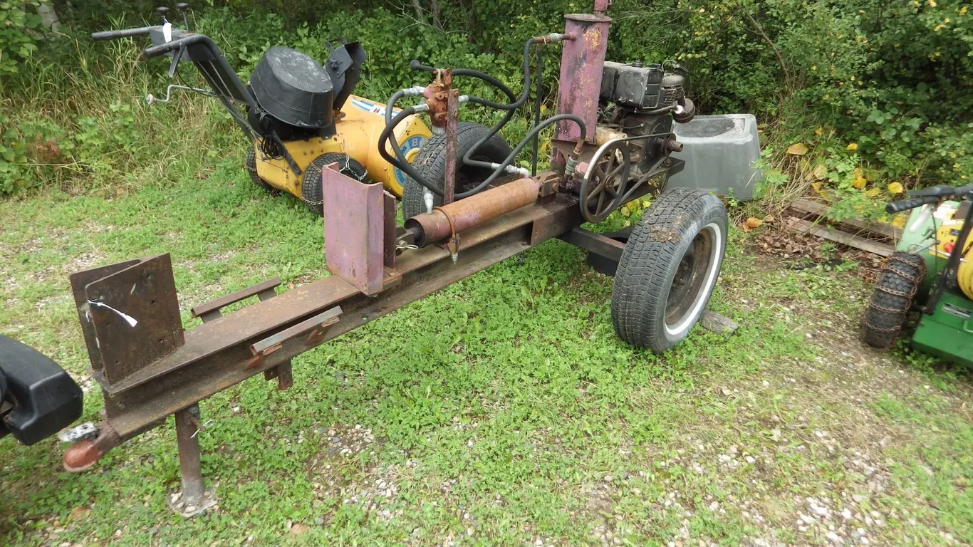 shop built towable log splitter NOT RUNNING engine pulls over may need some carburetor work