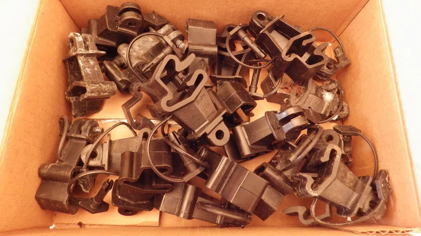 Electric fence insulators