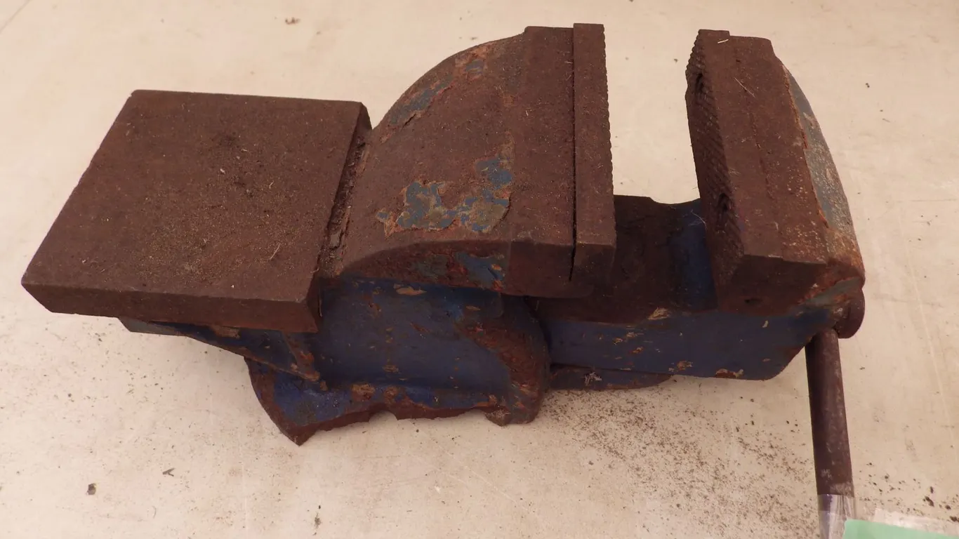 bench vice base is broken