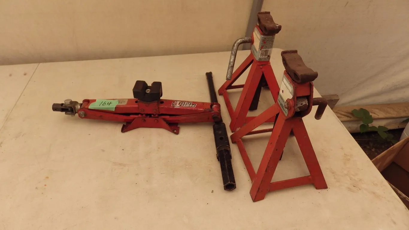 screw jack and 2 ton axle stands