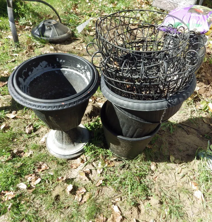 plant hangers and garden pots