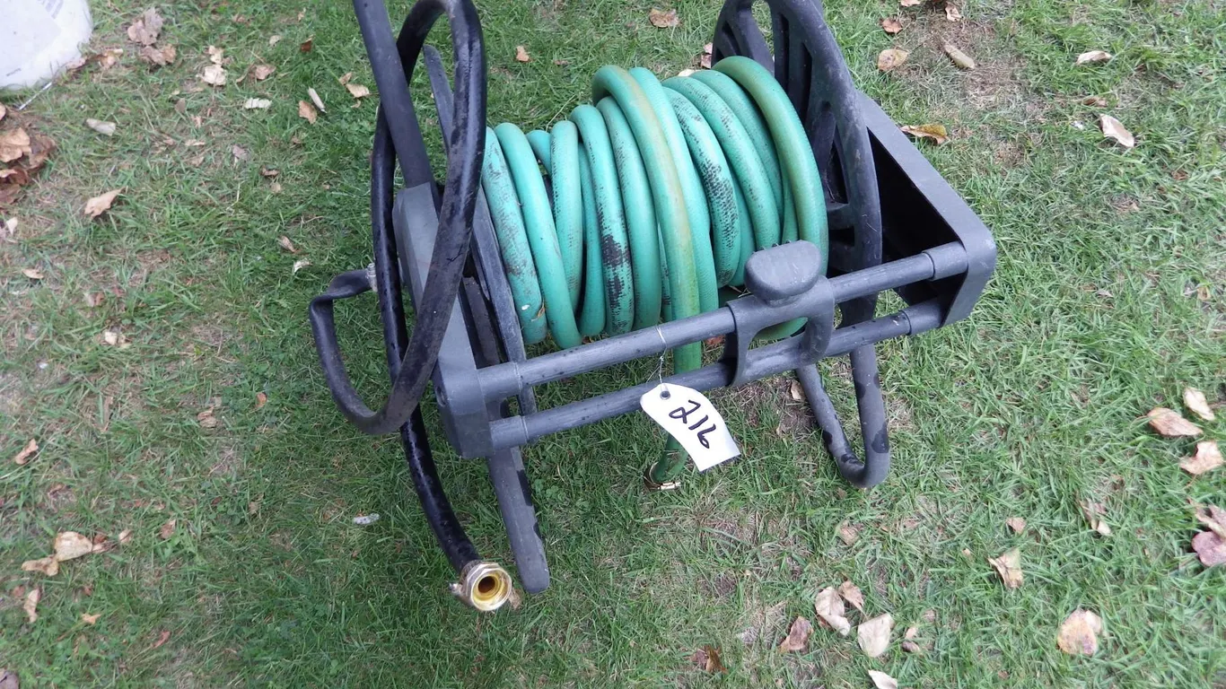 garden hose reel with garden hose