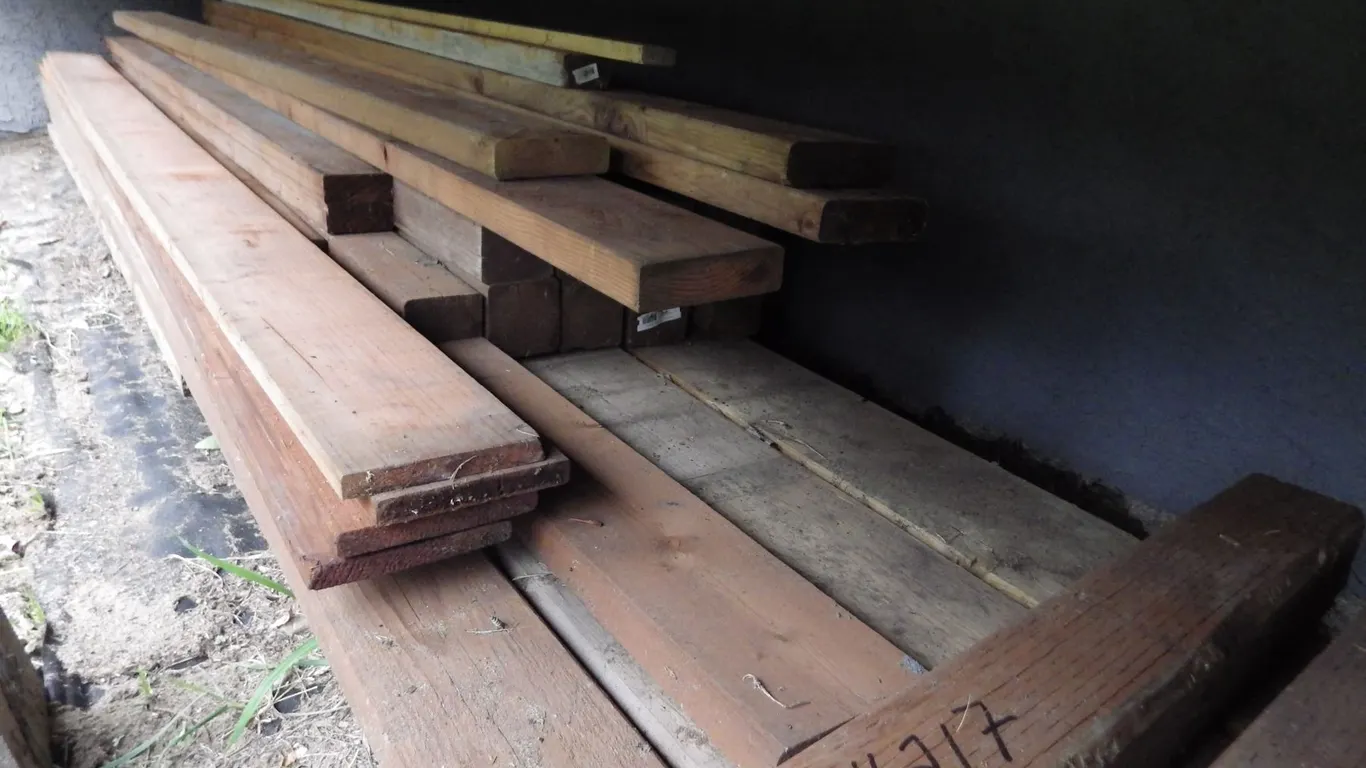 Treated lumber / patio deck board quantities and measurements in picture