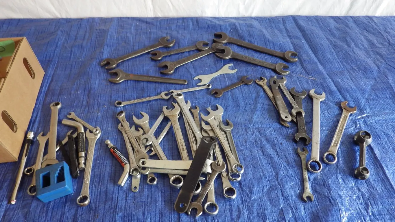 open and box end wrenches