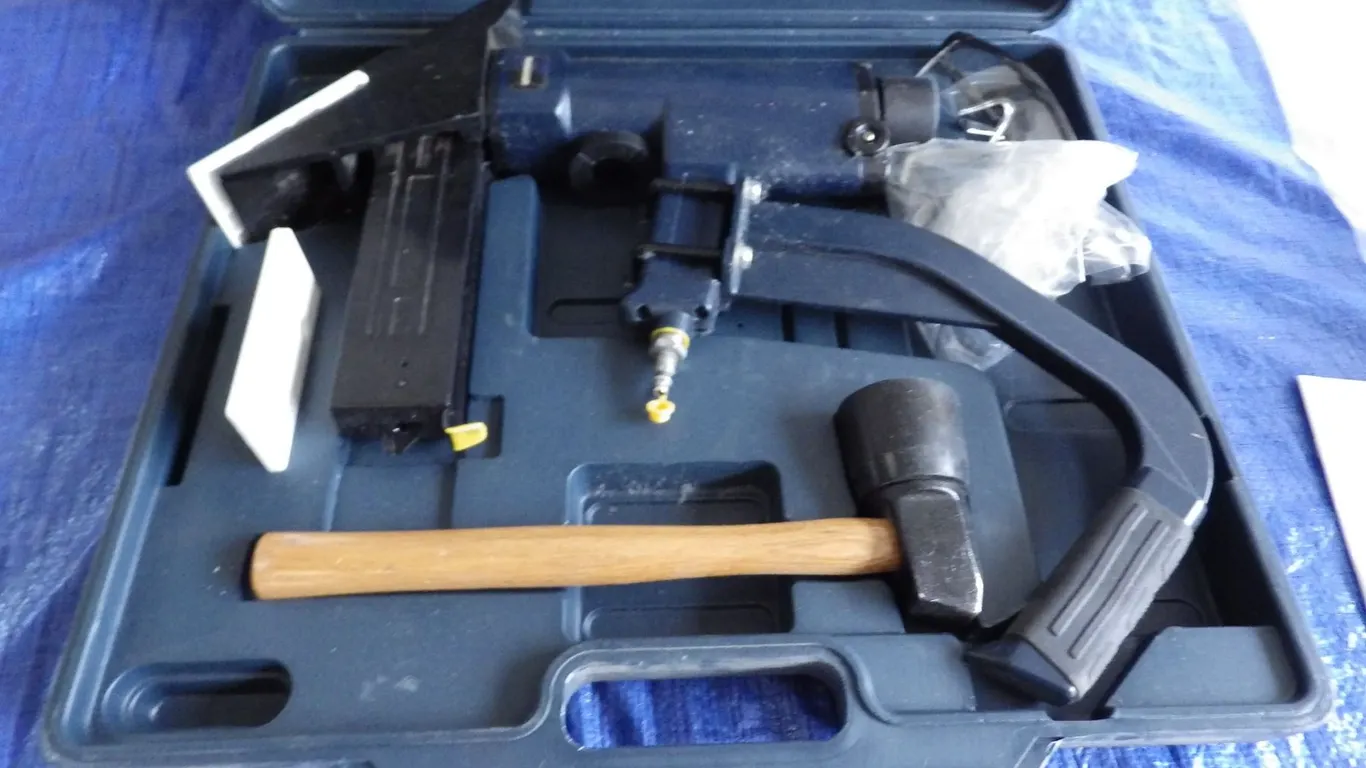 Mastercraft Air Powered flooring stapler