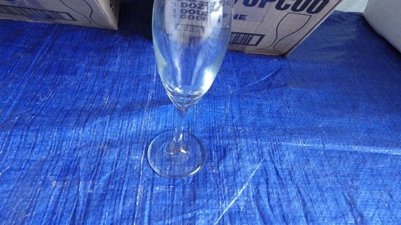 lot of 24 wine glasses