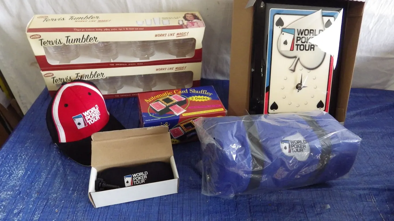 World Poker Tour: Clock, card shuffler, Insulated cooler, Folding poker table & MORE