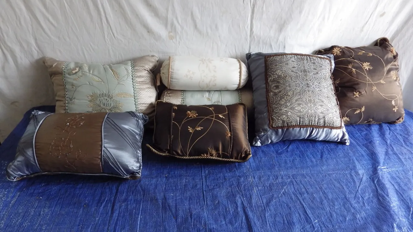 decorative pillows