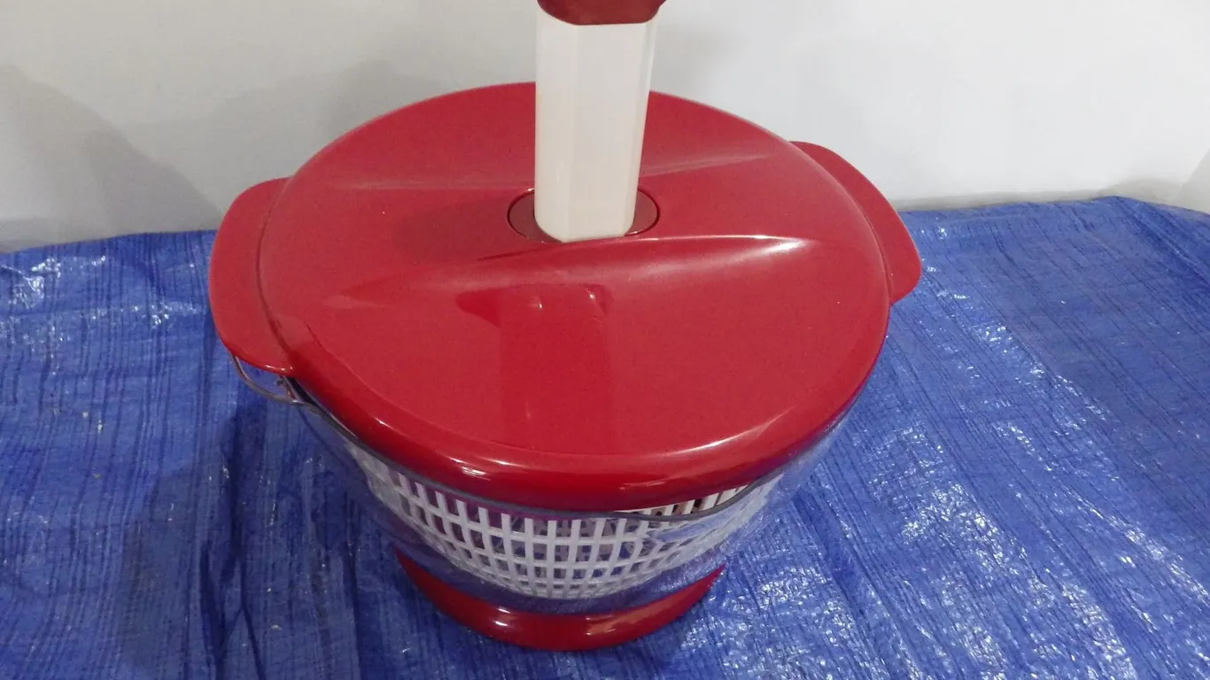 salad spinner