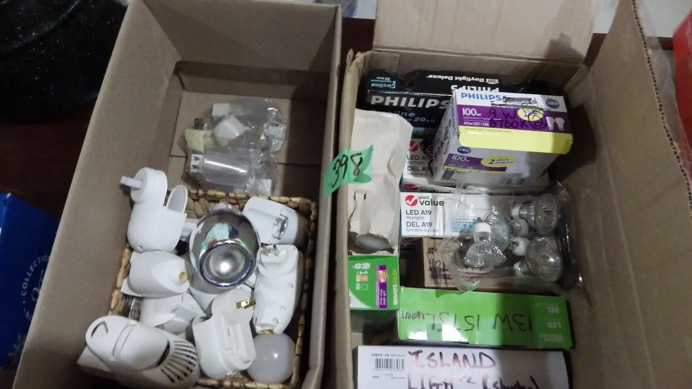 light bulbs and assorted air freshener holders