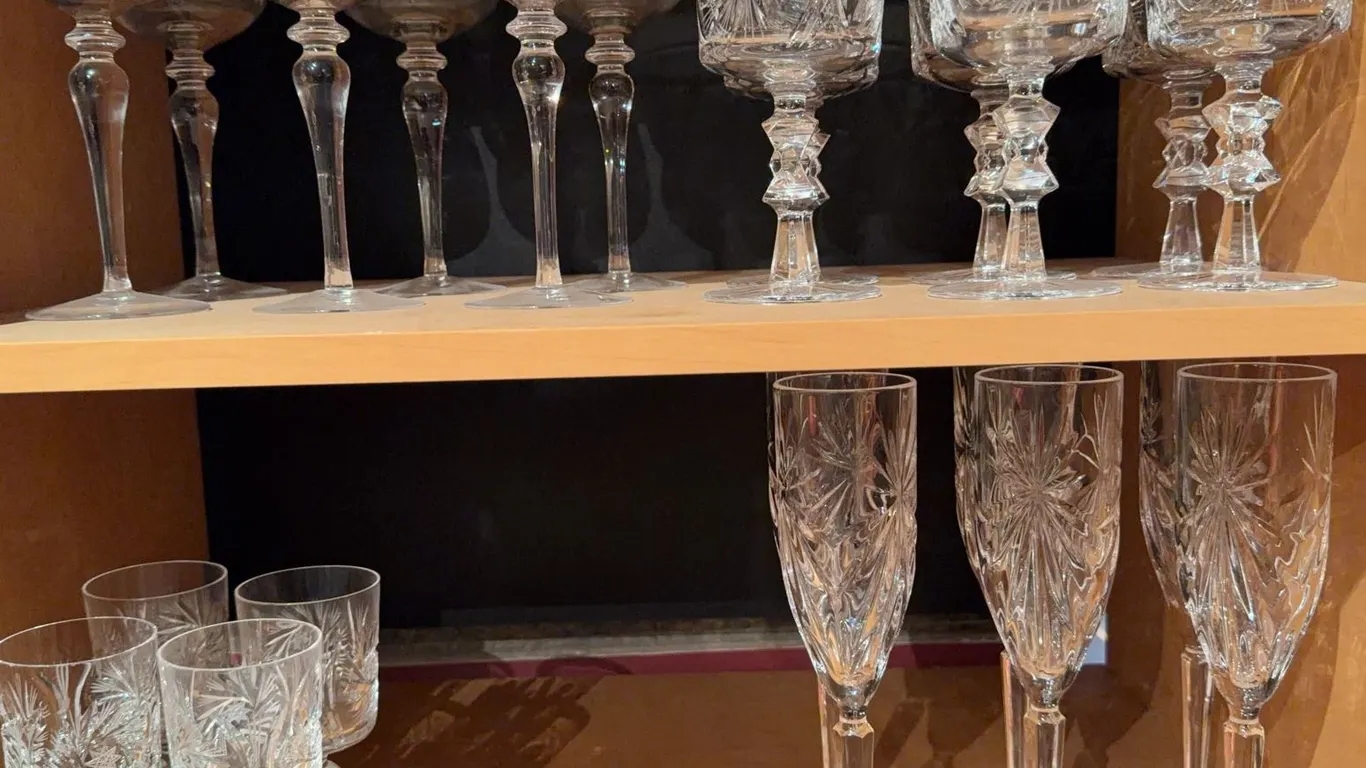 Cut Crystal Stemware Set, 16 Pieces Including Wine and Champagne Glasses