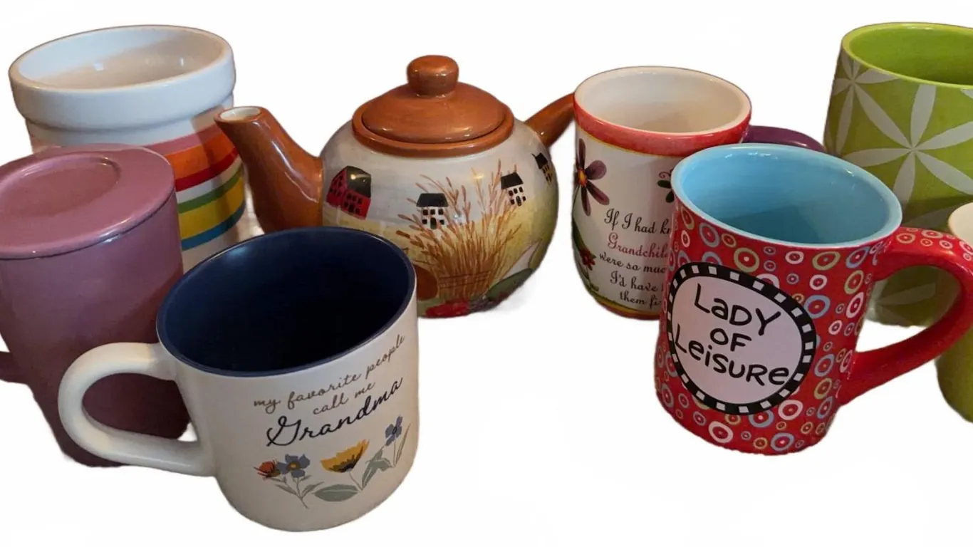 Ceramic and Porcelain Mugs with Decorative Teapot, Set of 11 Pieces