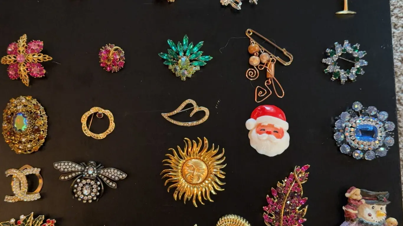 20 Mixed Brooches Including Enamel, Rhinestone, and Christmas Designs