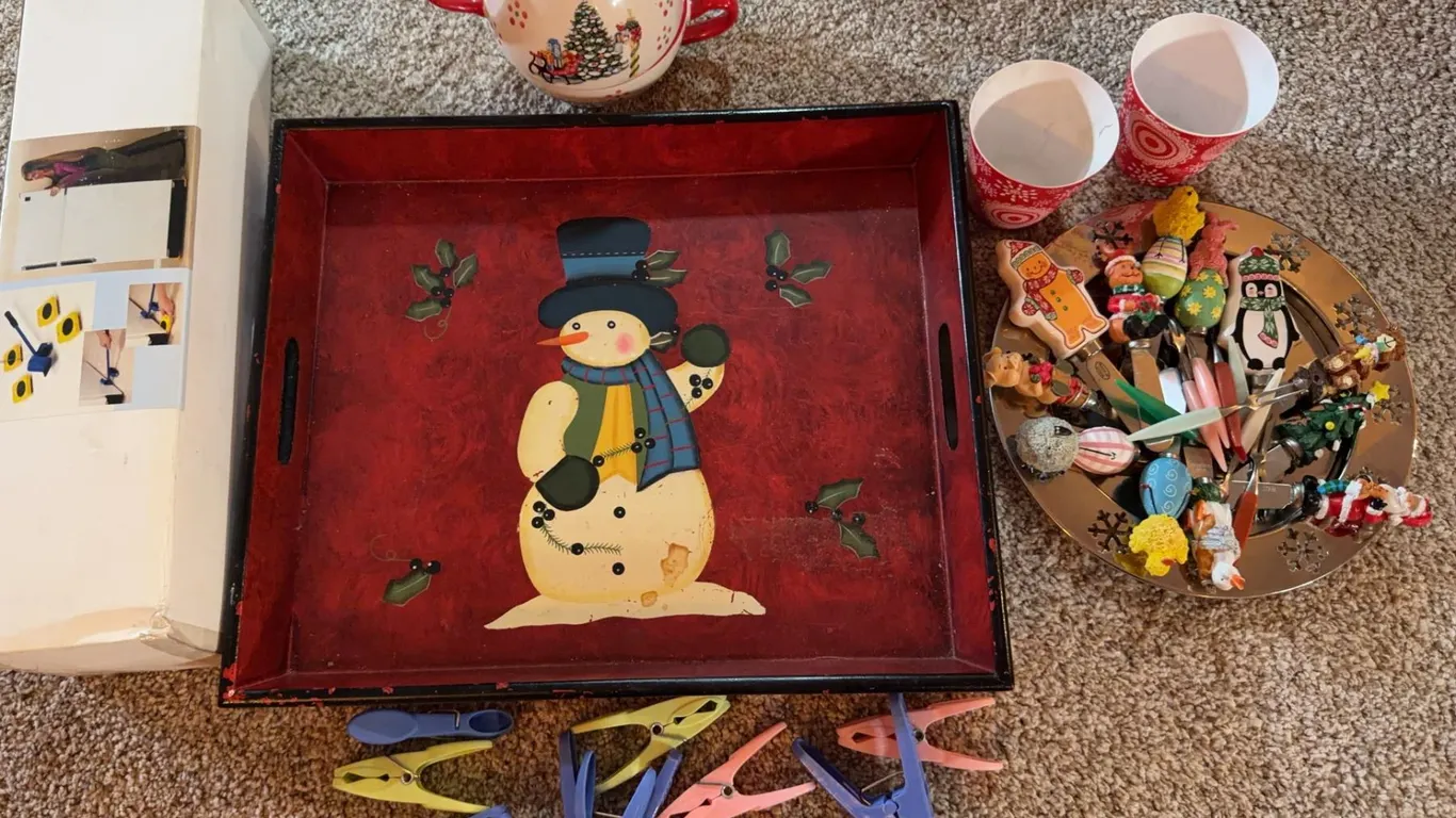 Lot: Red Serving Tray, Teapot, Clothespins, Wooden Utensils, Cups