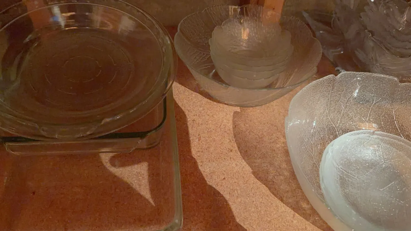 Clear Glass Dishes, Bowls, and Bakeware, Includes Textured and Leaf Patterns