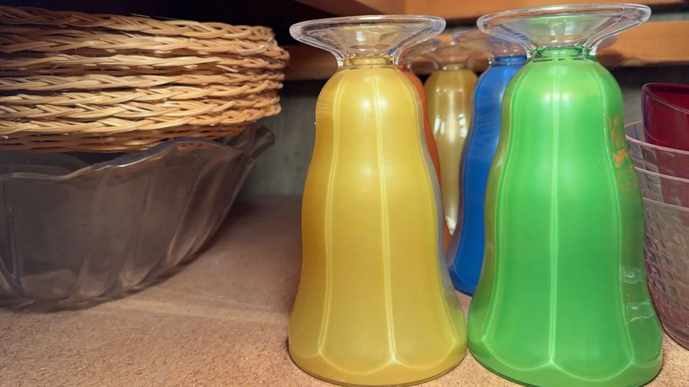 Colour Plastic Glasses, Red Glass Bowls, Clear Glass Bowls, Mason Jars, Roasting Pan