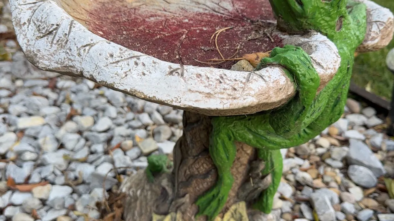 Concrete Leaf Birdbath With Frog And Tree Base Garden Ornament