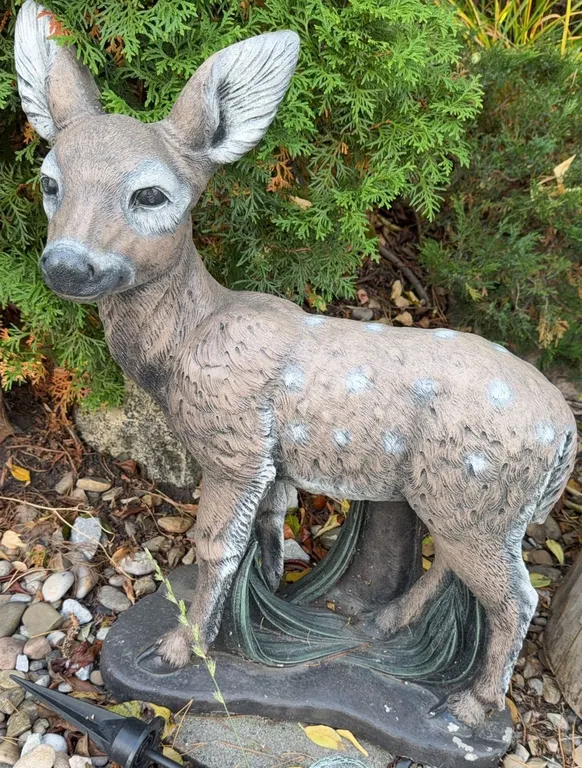 Polyresin Fawn Garden Statue with Base and Decorative Outdoor Glass Globe