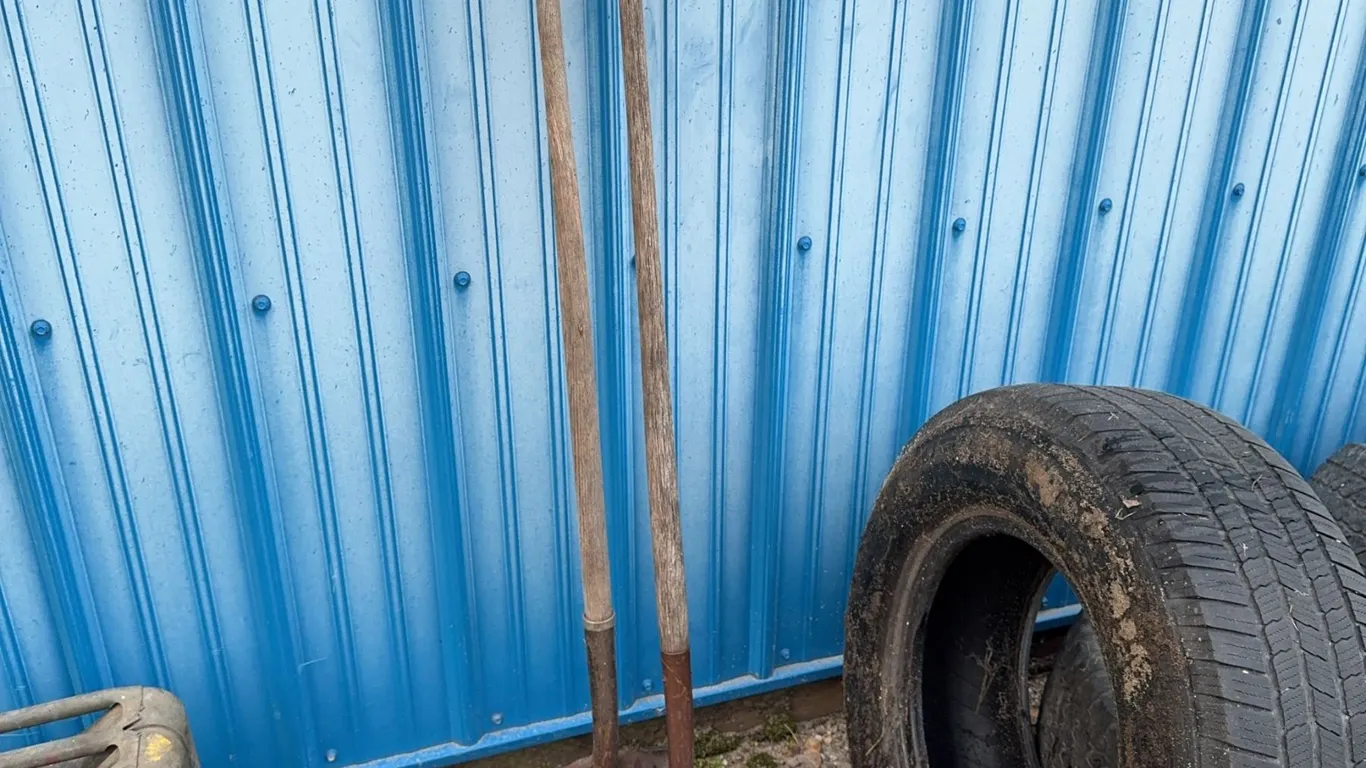 Garden Shovels with Wooden Handles, Metal Blades