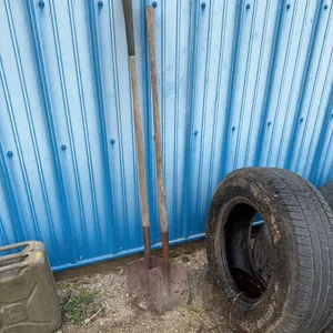 Garden Shovels with Wooden Handles, Metal Blades