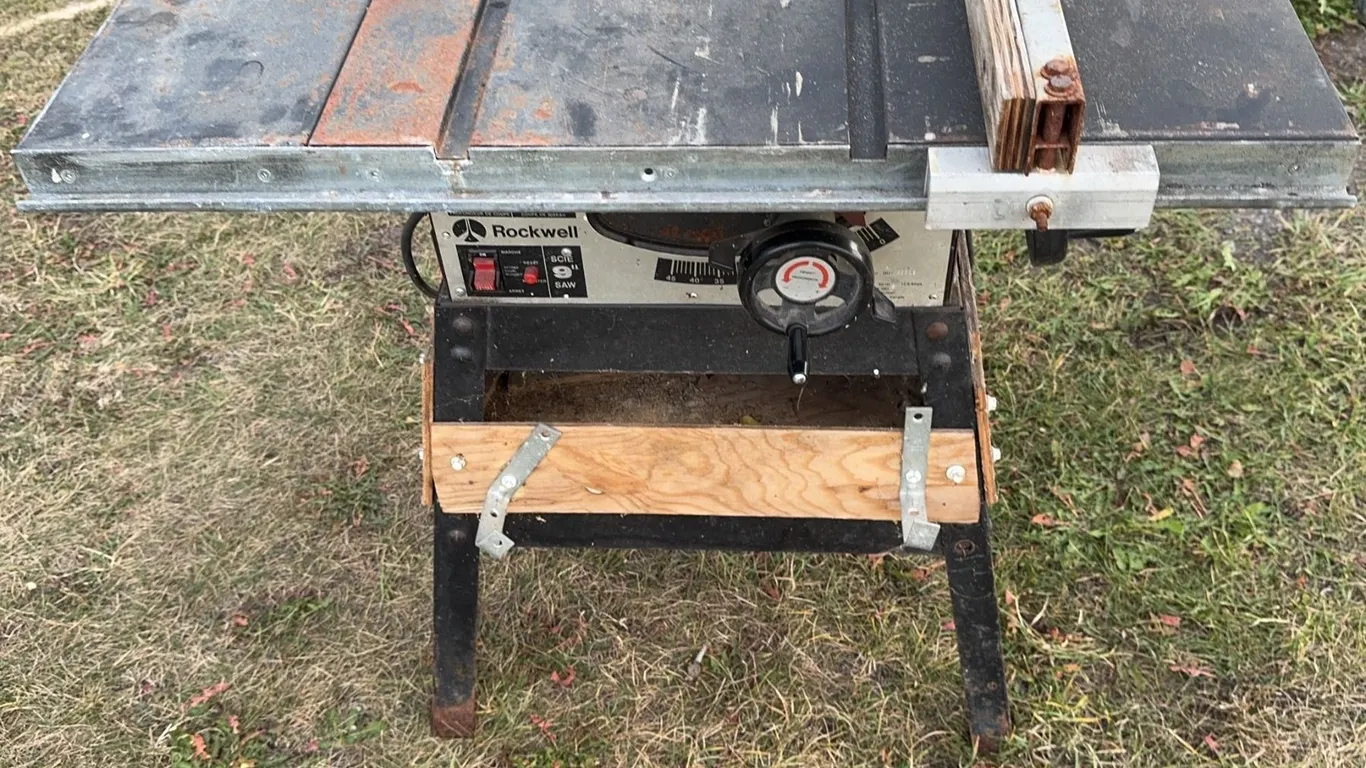 Rockwell 9-Inch Table Saw with Fence and Adjustable Height Control