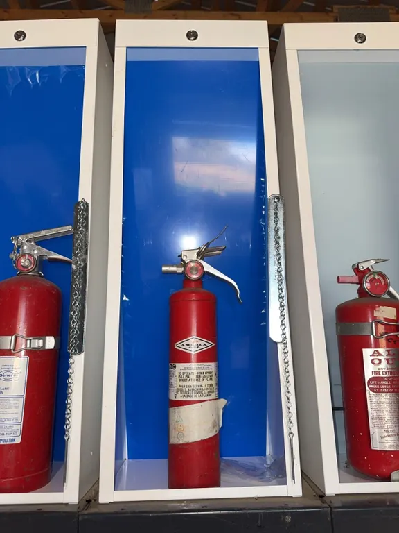 Amerex Fire Extinguisher with Wall-Mount Enclosure Box