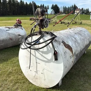 Westeel 1000gal fuel tank with electric pump, hose, nozzle. s/nC-64060 Tank (B)