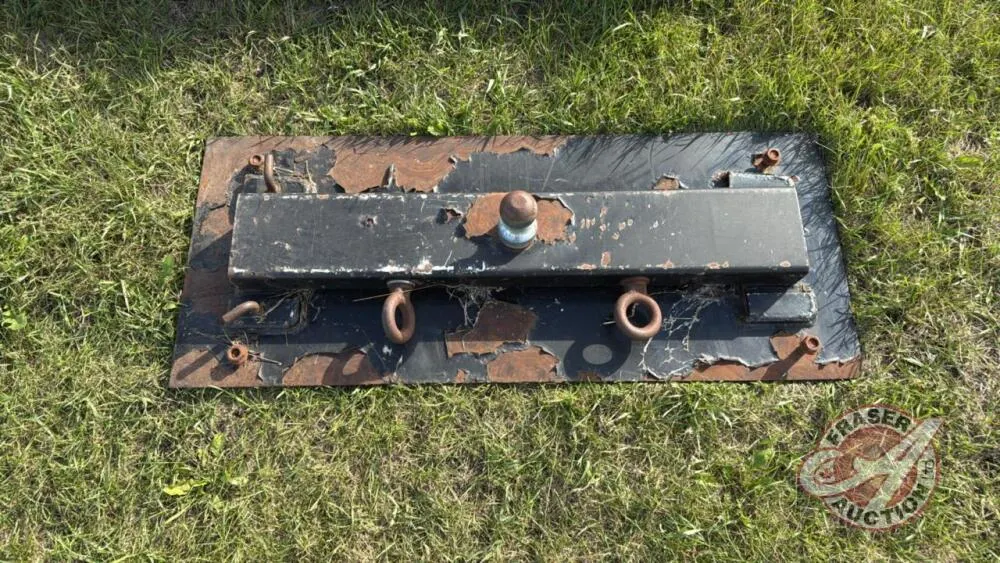 Farm ball style 5th wheel hitch plate
