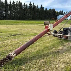 Farmking 841 auger w/ 18hp Briggs and Stratton engine, S/N-117825