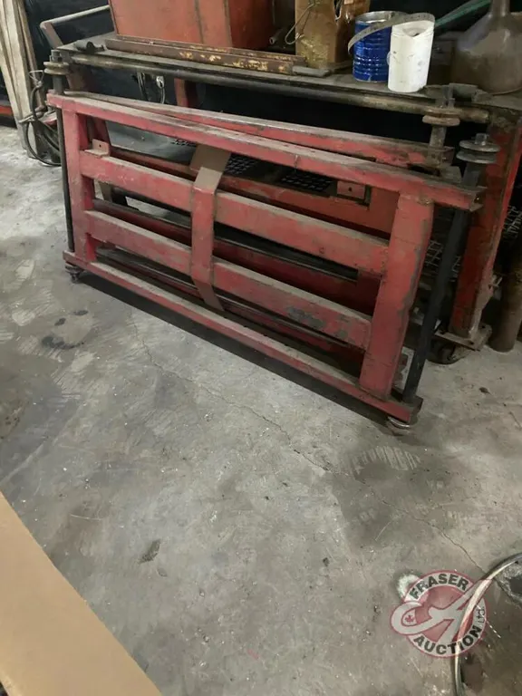 Tractor splitting stand