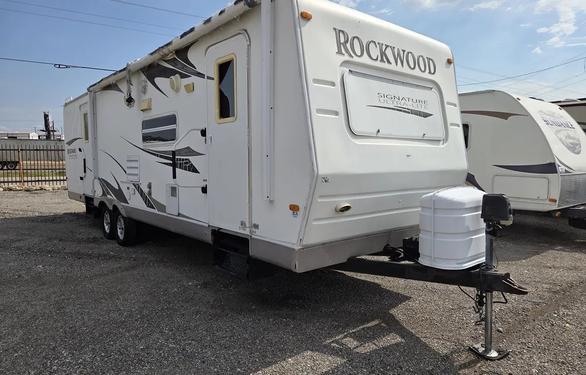 2008 Forest River Rockwood Lite 31' Travel Trailer
UNRESERVED