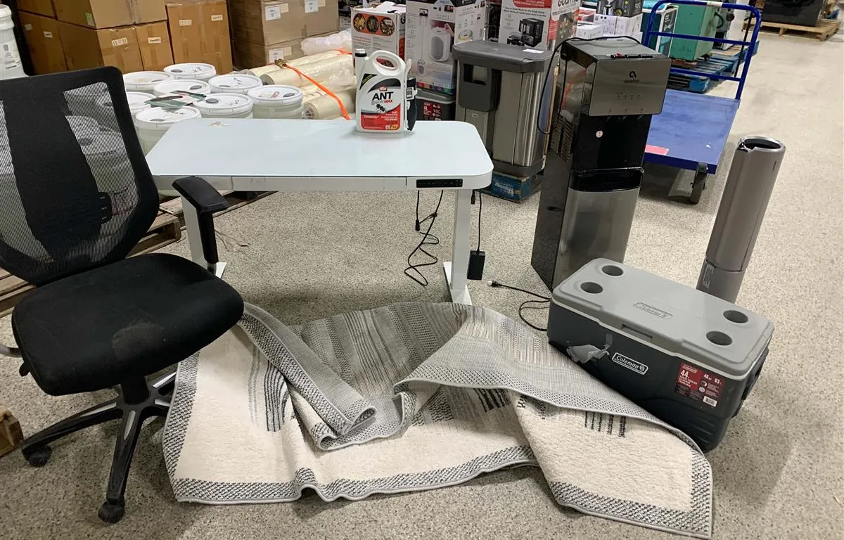 Desk, Chair, Cooler and More
UNRESERVED