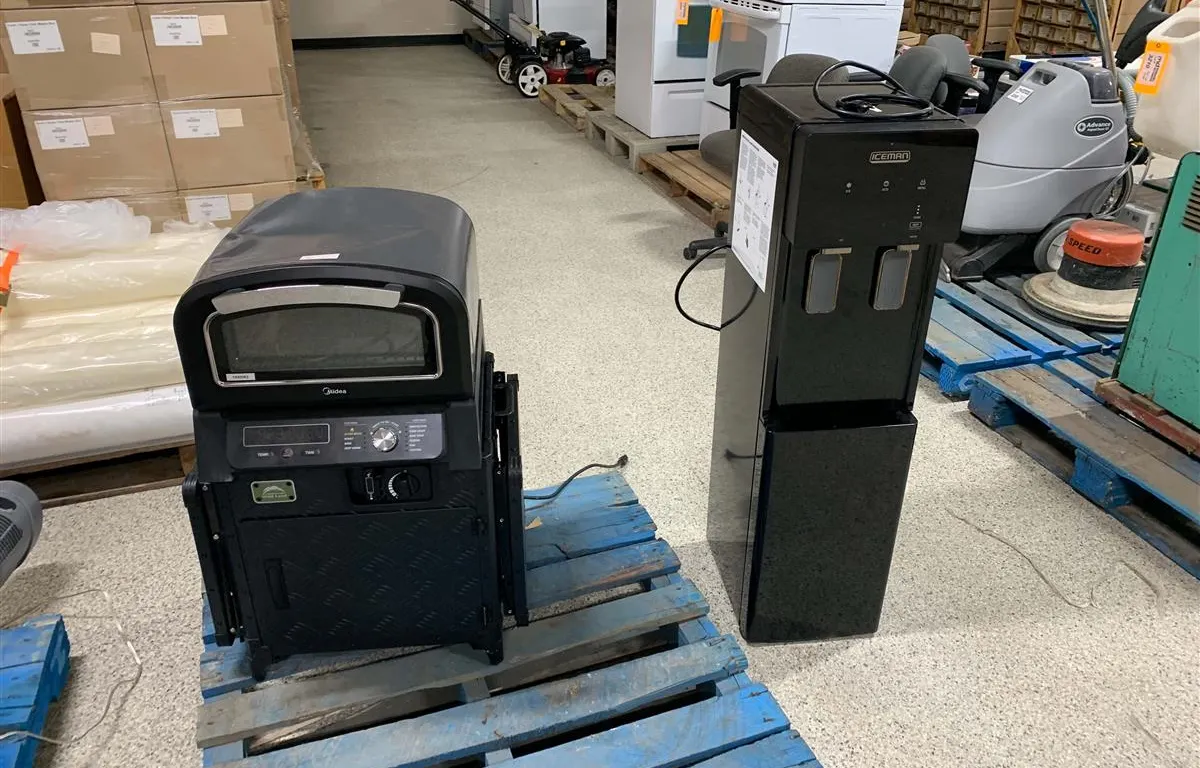 Midea Pizza Oven & Iceman Water Dispenser
UNRESERVED