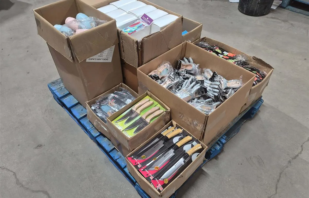 Kitchen Knives, Peelers, Scissors and More
UNRESERVED