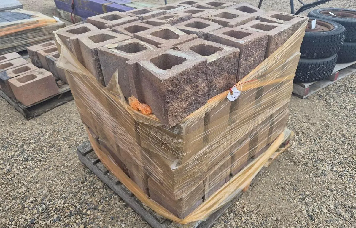 Concrete Landscaping Blocks
UNRESERVED