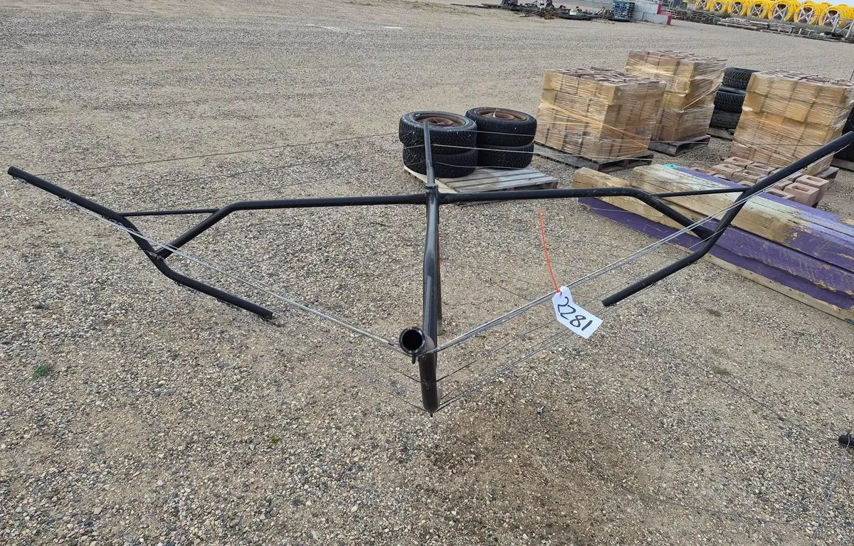 Outdoor Wire Laundry Drying Rack
UNRESERVED