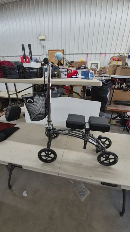 Drive Knee Scooter with Basket and Dual Knee Pads