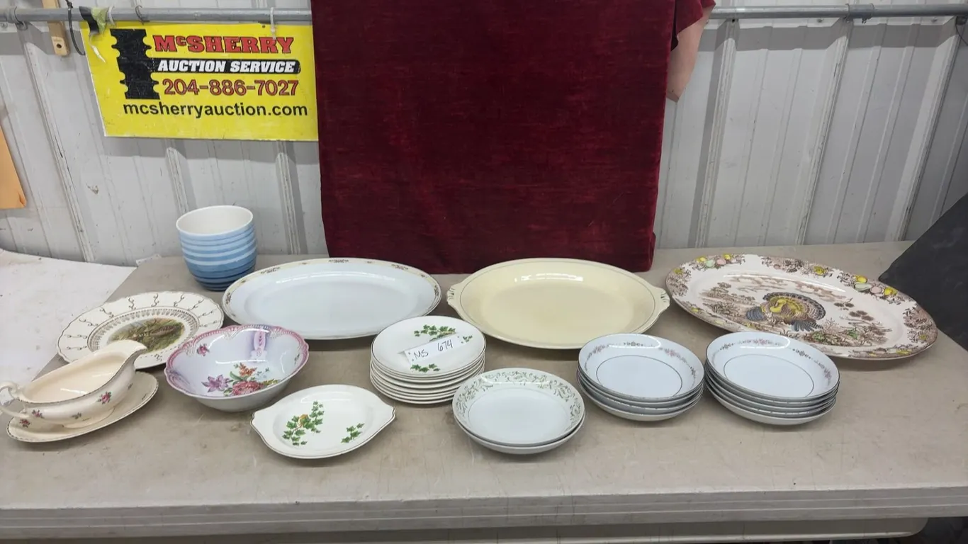 Dishes lot: Large Oval Platters, Gravy Boat, Bowls, Plates